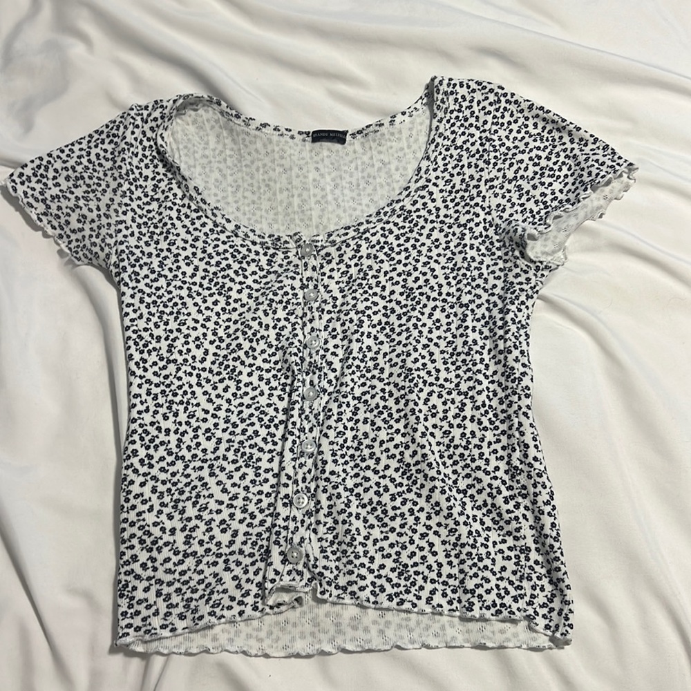 Brandy melville short sleeve!